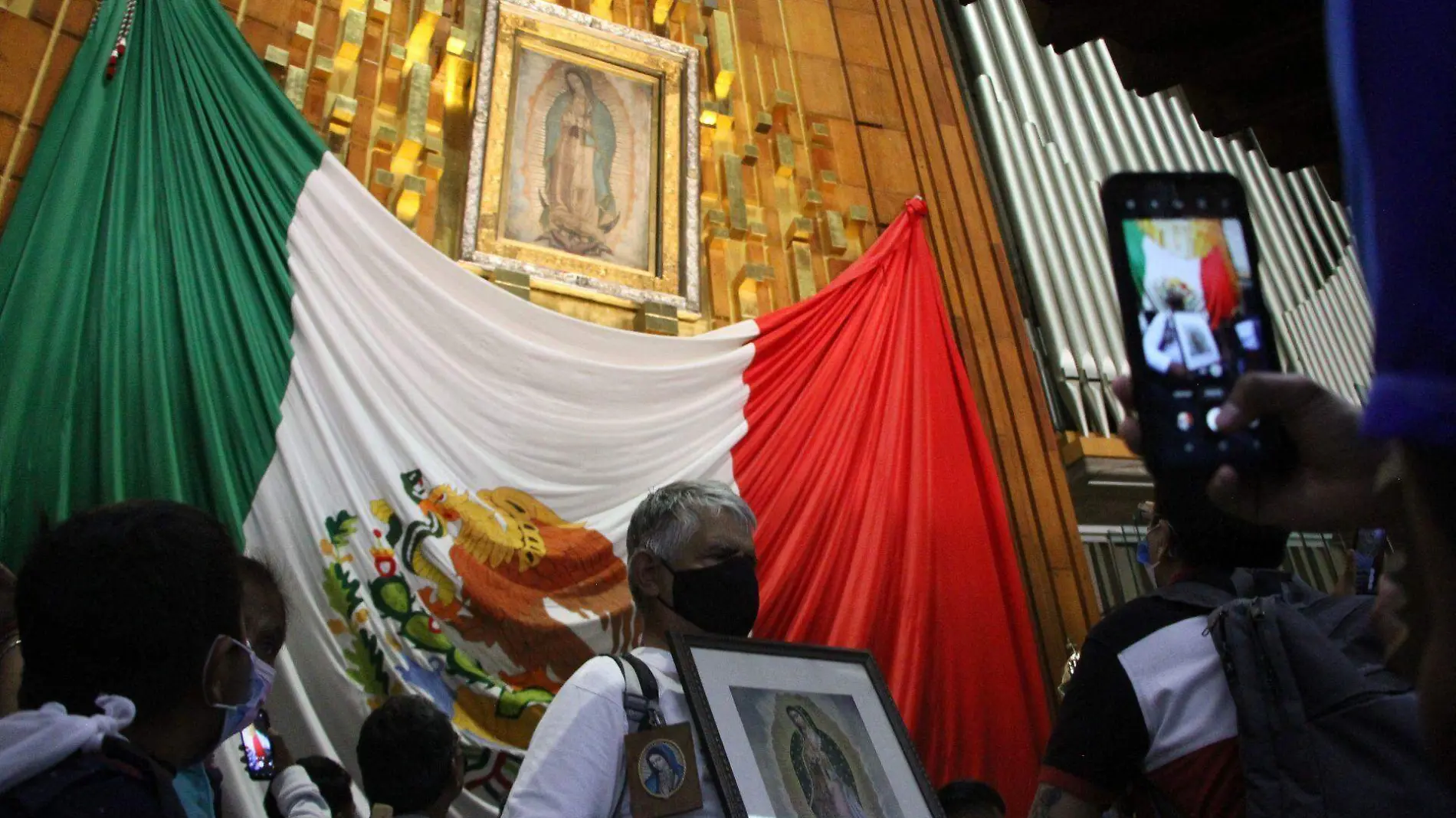 848534_Fieles Basílica de Guadalupe-05_web